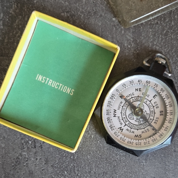 Vintage Compass with Black and Silver Accents - Picture 5 of 8